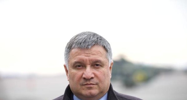 Аваков: МВД не даст больше согласия ни на один авиационный чартер