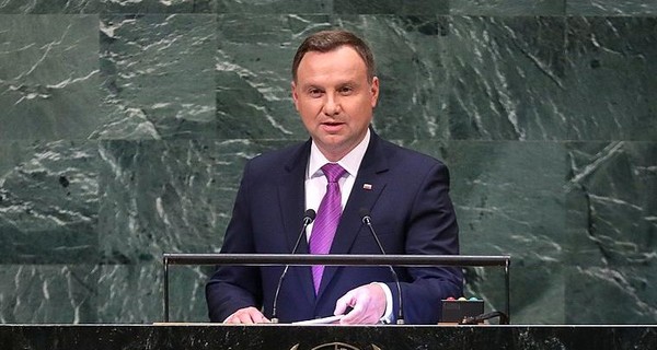 Президент Польши не прилетит в Украину из-за коронавируса