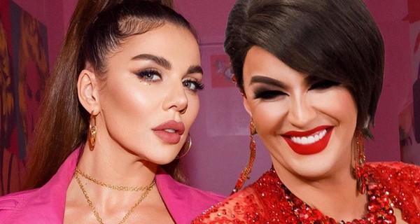 Анна Седокова потрогала пышную грудь коллеги