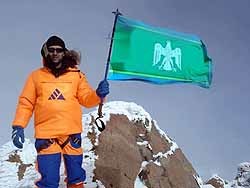 Флаг Черновцов украсит вершину Эльбруса 