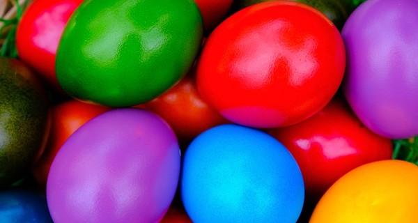 Как покрасить яйца на Пасху: самые простые способы