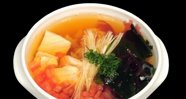 Суп для карантина: диетологи назвали блюдо, которое полезно готовить на самоизоляции
