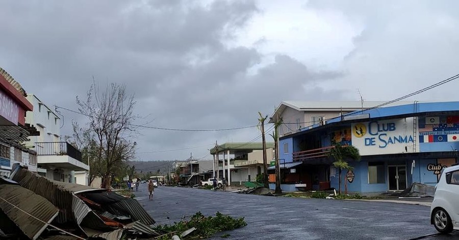 На тихоокеанские страны обрушился сильнейший циклон 2020 года