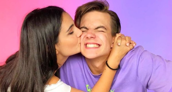 Актриса сериала “Школа” рассталась с коллегой по съемочной площадке