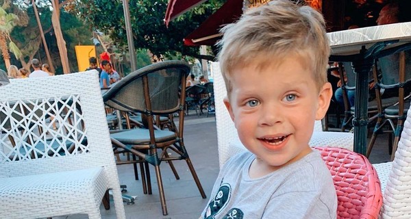 Анна Седокова поздравила сына с днем рождения: Не хочу тебя ломать