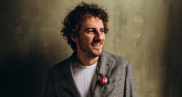 Евгений Клопотенко поделился рецептом тертого пирога