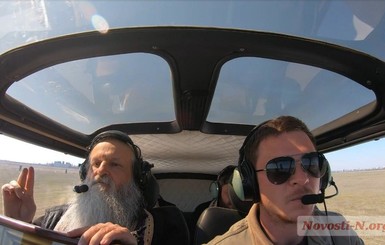 Священники на трех самолетах спасали Николаев от коронавируса 