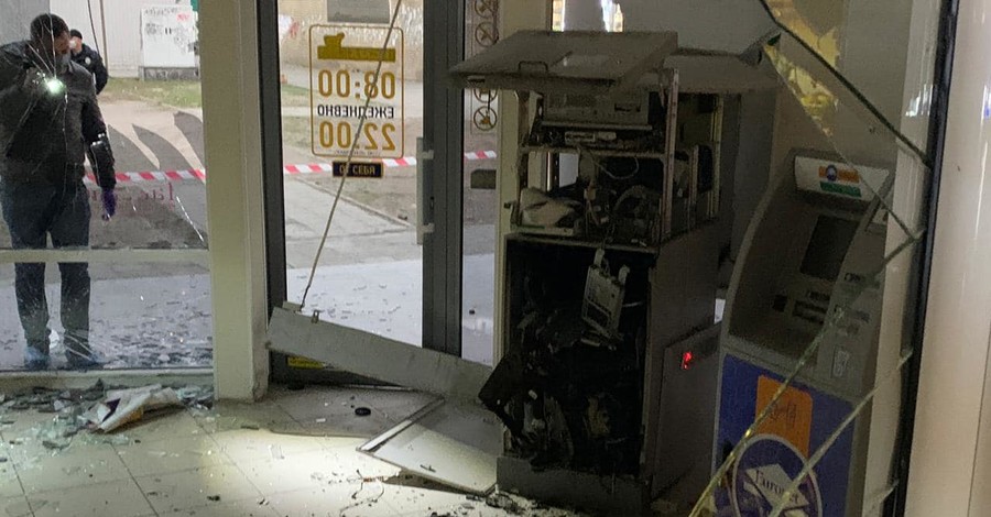 Ночью в Харькове прогремел взрыв: неизвестные подорвали банкомат