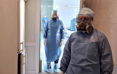 Везли 2, 5 часа в больницу: Прокуратура Одессы расследует смерть женщины от пневмонии