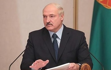 Лукашенко не будет пропускать пасхальную службу из-за коронавируса