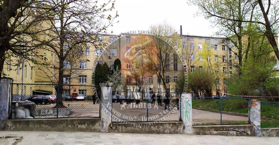 Во Львове рядом с больницей раздался взрыв: погиб мужчина