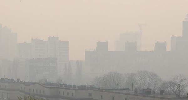 Жители Запорожья и Днепра пожаловались на гарь: люди дышат вредной пылью