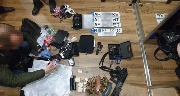 СБУ вручила подозрение мужчине, который в Харькове заложил бомбу у входа в ТРЦ