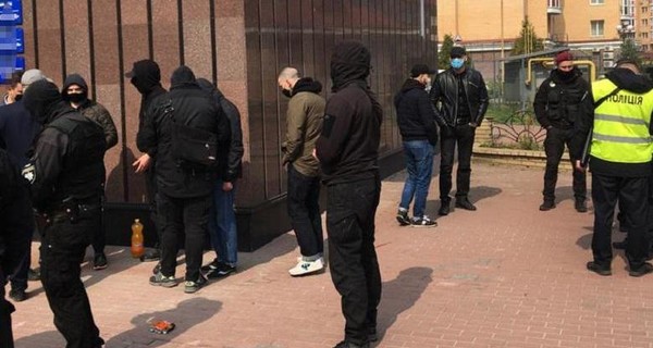 Полиция задержала молодчиков, которые пытались захватить офис в Киеве