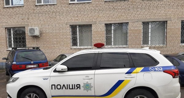В Запорожской области полицейских избили и угнали у них машину