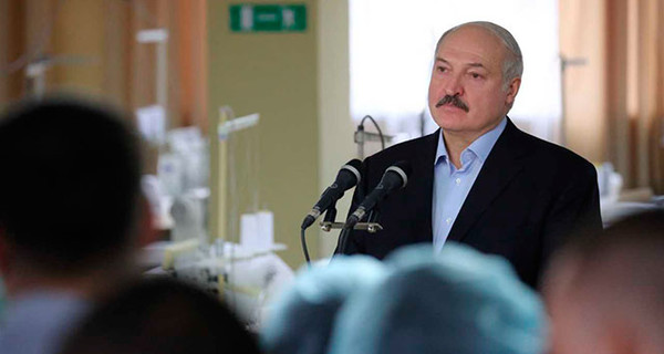 Лукашенко назвал ношение масок в школах “очковтирательством и показухой”