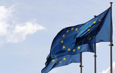 Украина получит 1,2 млрд евро от ЕС на борьбу с коронавирусом. Порошенко намекнул, что это его заслуга
