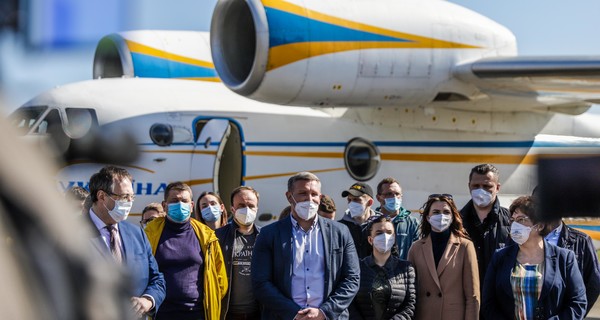 Вернувшихся из Италии медиков отправили на обсервацию под Киев