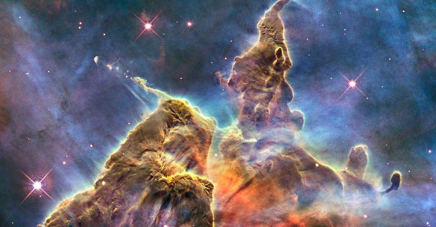 30 лет телескопу Hubble: лучшие и яркие снимки Вселенной 