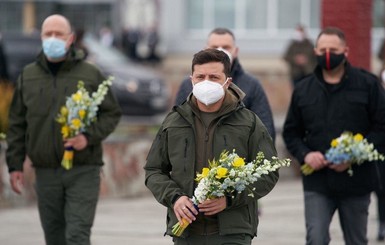Зеленский уехал в Чернобыль в годовщину катастрофы