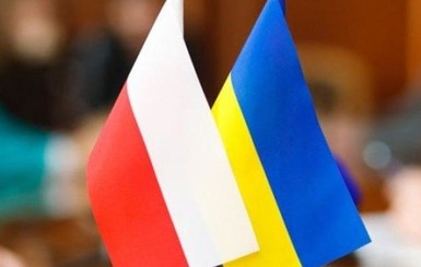Польша возобновила выдачу украинцам рабочих виз
