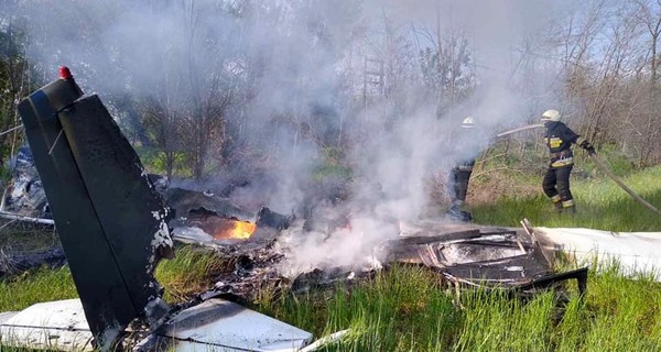 Под  Днепром упал самолет, есть погибшие