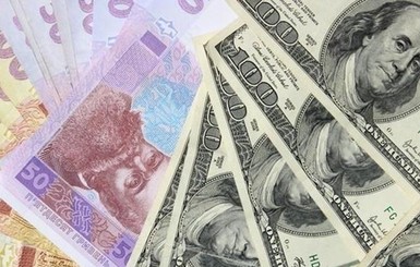 В апреле - резкий обвал. Украинцы покупают и продают все меньше валюты