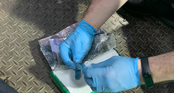 В Украину из Южной Америки пытались провезти более 50 килограммов кокаина