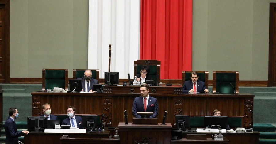 Сейм Польши принял закон о выборах президента по почте