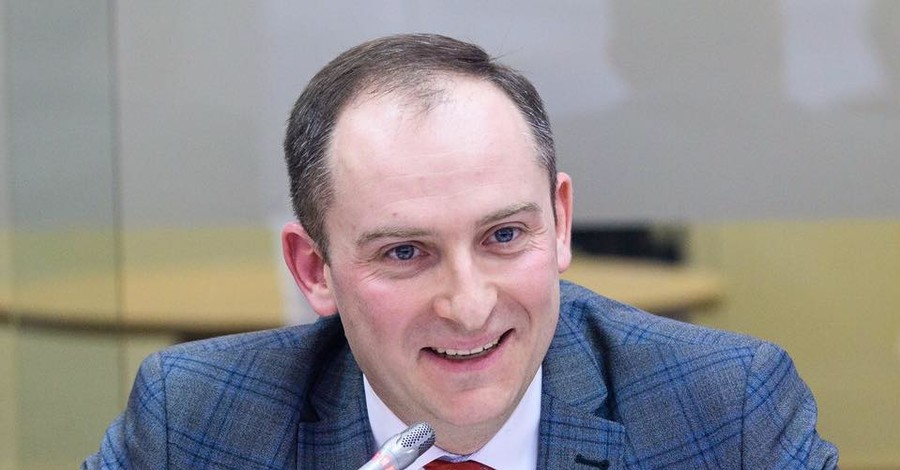 СБУ пришла с обысками к экс-главе Государственной налоговой службы Сергею Верланову
