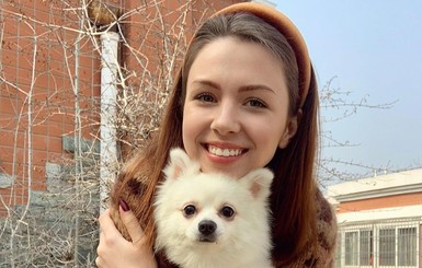 Украинка с собачкой о возвращении в Херсон: Из Уханя прилетела в Беларусь, а дальше на машине