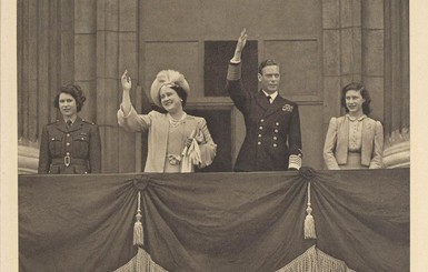 В День Победы королева Елизавета сбежала из дворца с принцессой Маргарет