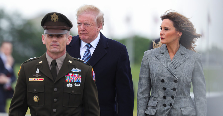 Мелания Трамп в пальто за две тысячи евро почтила погибших во Второй мировой войне