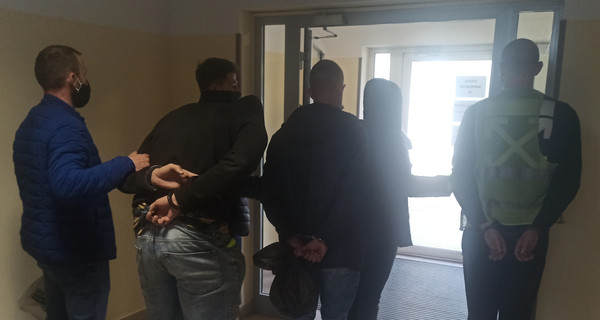 В Варшаве украинцы присваивали себе посылки с ценными вещами