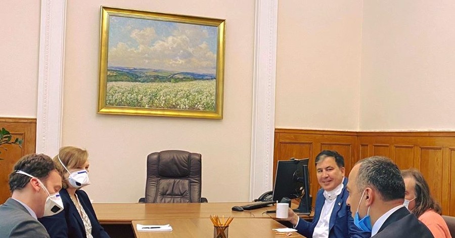 Первую встречу на новой должности Саакашвили провел с поверенным в делах США 