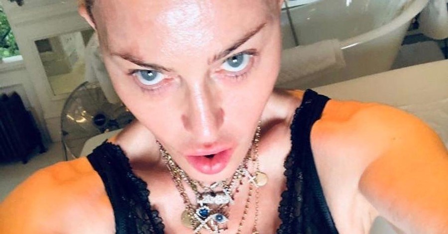 Мадонна заявила, что 8 месяцев страдает от болей