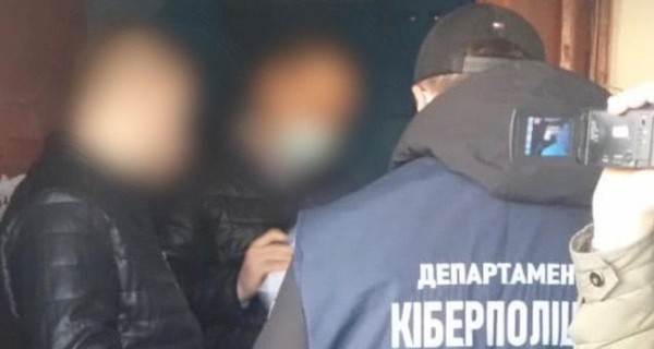 В Ивано-Франковске чиновник отбирал у людей недвижимость, а они даже не догадывались