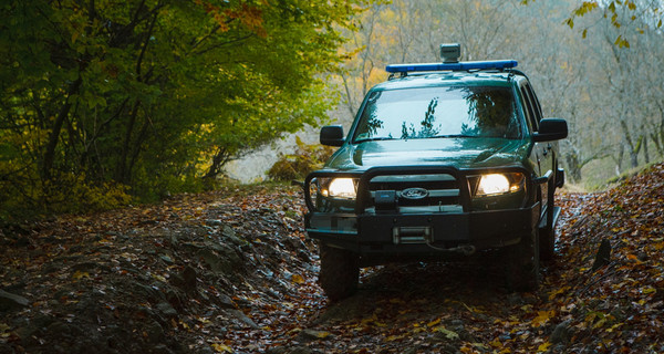 В Закарпатье контрабанда сигарет закончилась попыткой переехать пограничников и стрельбой по колесам