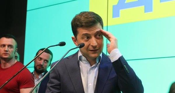 Украинцы выставили Зеленскому оценку за первый год президентства
