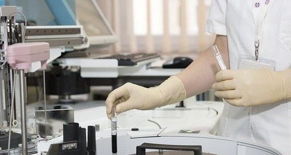 За границей 141 украинец болеет коронавирусом