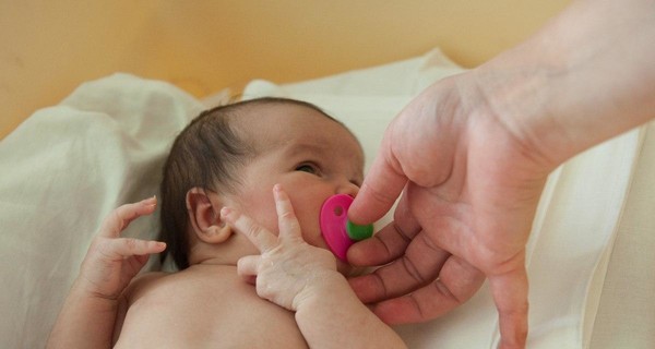 Иностранка через суд выбивала пособие при рождении ребенка 