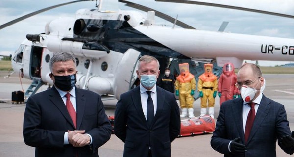Три министра и Яценюк побывали в Черновицкой области, где больше всего заболевших коронавирусом