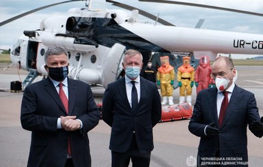 Три министра и Яценюк побывали в Черновицкой области, где больше всего заболевших коронавирусом