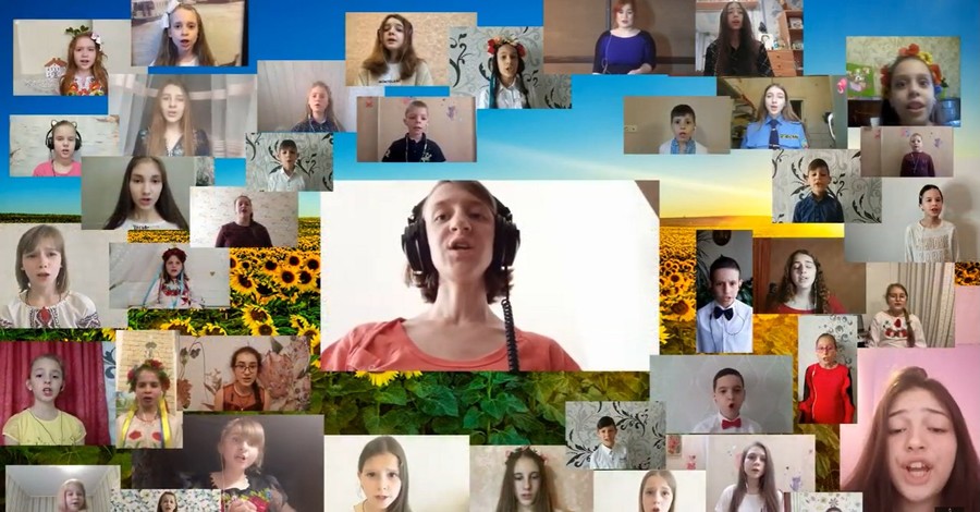 Хор детей из школы искусств в Одессе спел по видеосвязи в честь Дня вышиванки