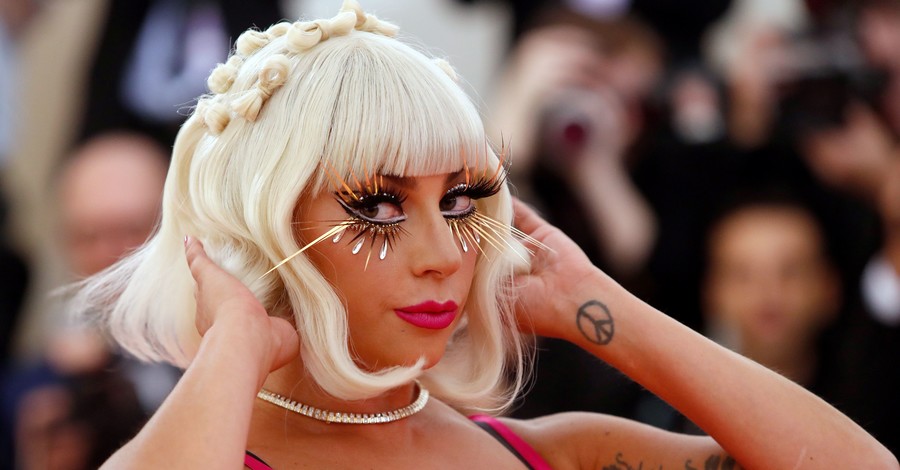 Леди Гага хочет завязать с алкоголем: Я пыталась преодолеть боль