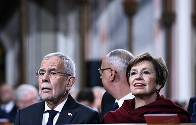 Президент Австрии и его жена извинились за нарушение карантина