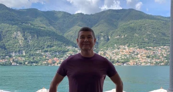 Онищенко на фоне озера Комо рассказал, что дала ему тюрьма