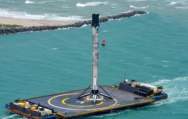 Ракета Falcon 9 успешно вернулась на Землю