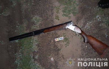 Под Днепром мужчина решил пострелять по кустам, а попал в 16-летнего парня