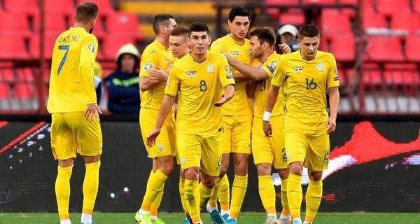 Украина сохранила место в топ-25 лучших футбольных сборных мира